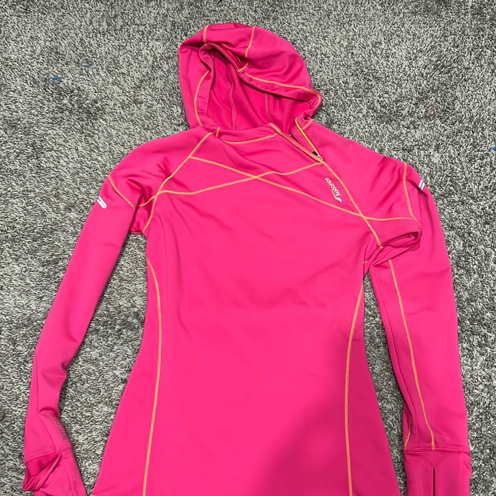 Saucony running sweatshirt with thumb loops